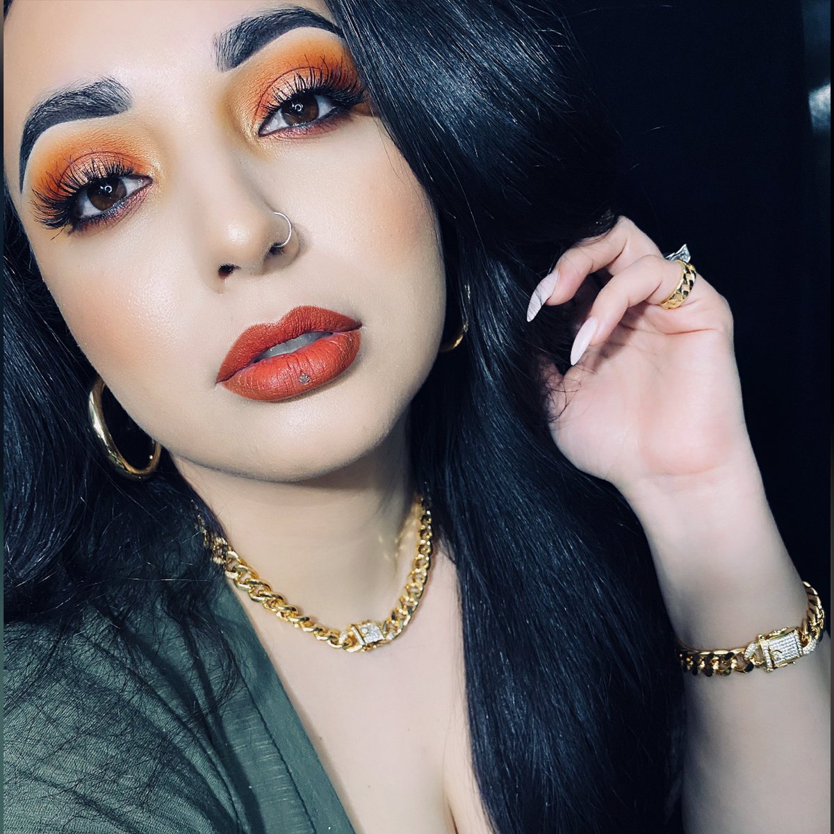 glue2myOFFstrip's tweet photo. SssooOo Obsessed with #fall colors ๐๐๐๐๐โจ this #haloshadow just makes the eyes pop ๐โจ@MorpheBrushes X @Jaclynhill #thevaultpallette @Maybelline #FOUNDATION #love #makeup #glam more to come ๐๐๐๐โจ#web3girl https://t.co/5OZXNP0gse