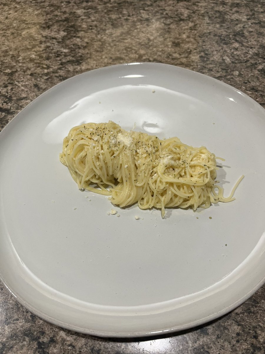 jacMONTES's tweet image. ‘From Scratch’ got y’all sobbing and crying while it got me inspired to cook carbonara 🤣