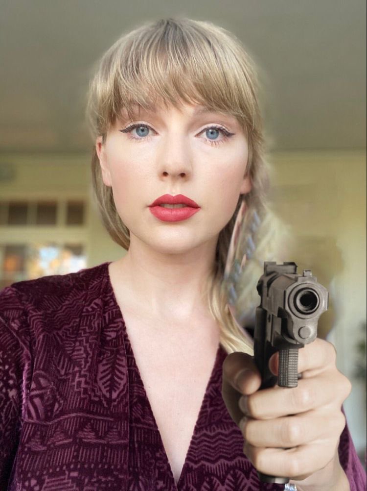 serisgarden's tweet photo. retweet this and reply i’m so serious 

I'm voting for Taylor Swift for Artist Of The Year at #AMAs https://t.co/5sVCHNYIcj