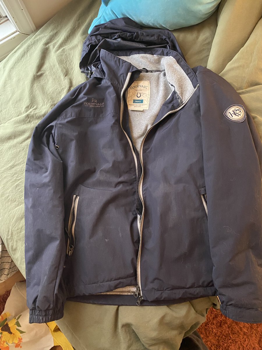SaraMarriott8's tweet photo. @hunterreject this might not be available anymore bc i can’t find it online and i bought it on sale at my local tack shop but i love the horseware jacket i have- lots of pockets, great collar and hood, works well with layers too.
unfortunately i only have one stupid pic of me wearing it https://t.co/RKydxcUUTX