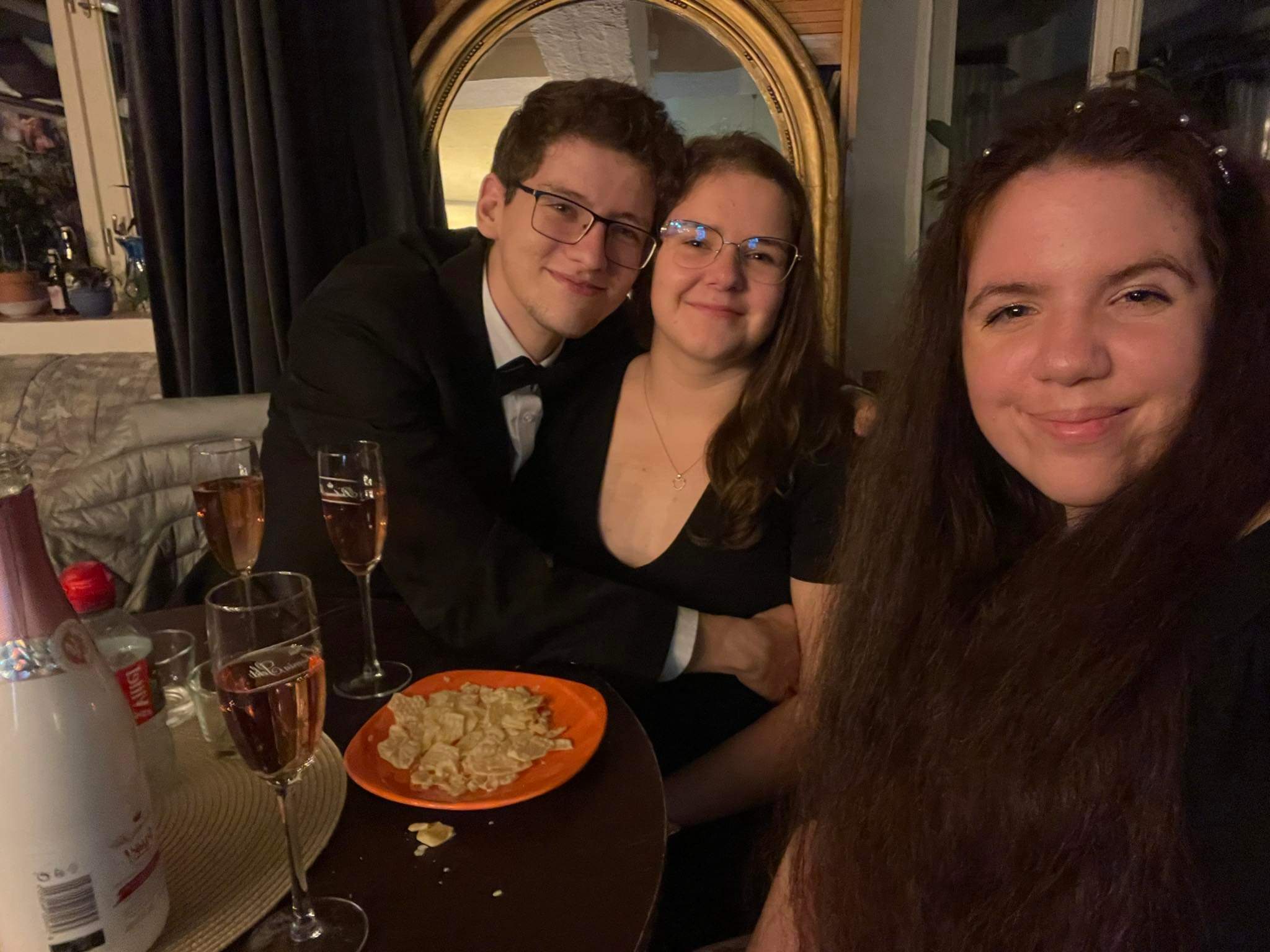 Zuzi R on Twitter: "Tell me you don't have a boyfriend without telling me you don't have a