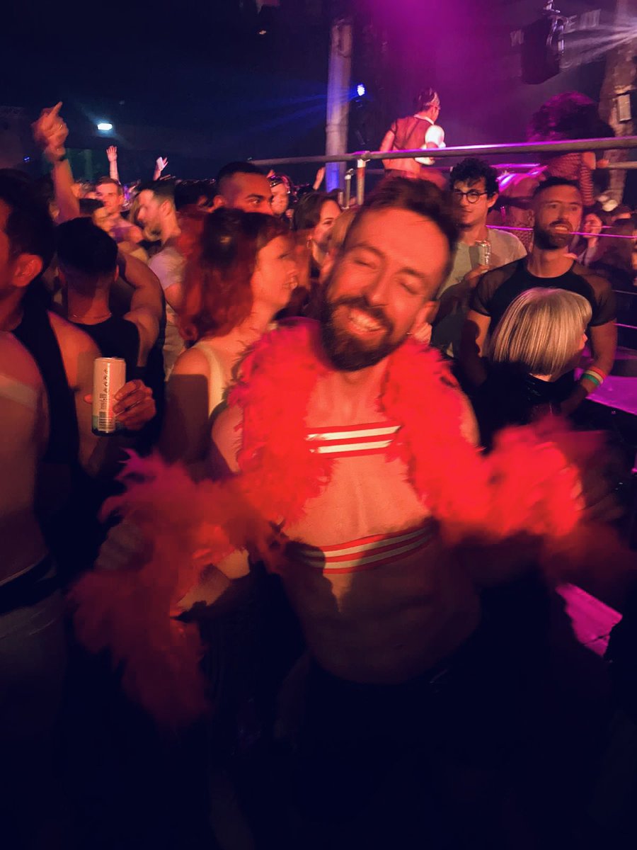 LTB92's tweet photo. One happy homo. Thank you Manchester! https://t.co/FVk8QhDpsx