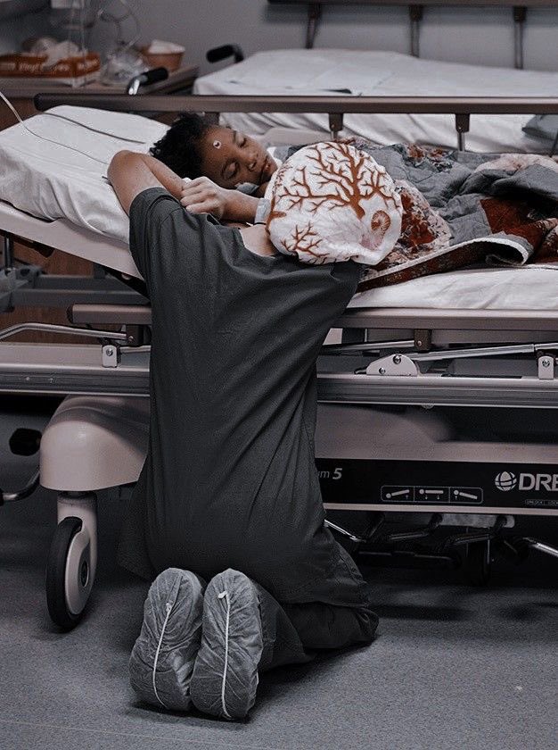 studyylua's tweet image. Nova do #studytwt 
•17 anos/ Ela
•Vestibulanda de medicina 
•Começando rotina de estudos agora
•Adoro ver filmes românticos ou de história 
• Quero fies ou bolsa
•Sou muito desfocada😫