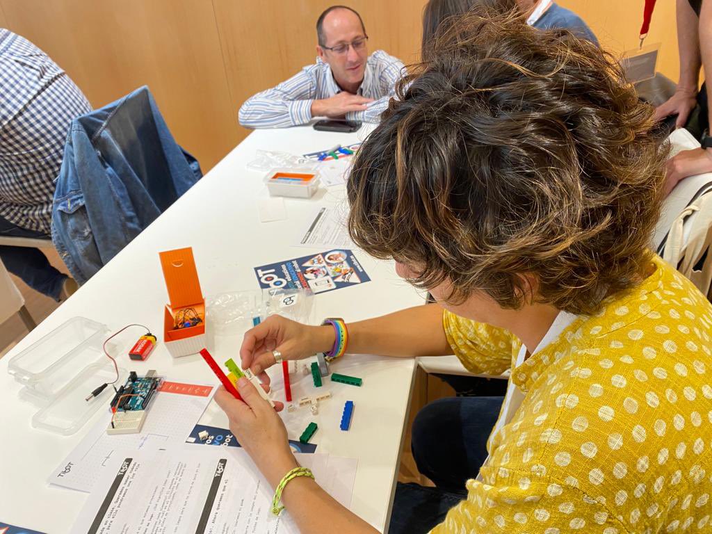 LorenaAlemany81's tweet photo. Gaudint com nins al #EdudigIB Enhorabona @ibsteam_caib , bona feina!!
Gràcies @Pepforteza1 per l’organització de viatges i allotjament dels que veníem de fora (Menorca, Eivissa i Formentera, que també va estar representada, tot i que molts l’obvien i sembla que no hi som) https://t.co/l1UGa0REXv