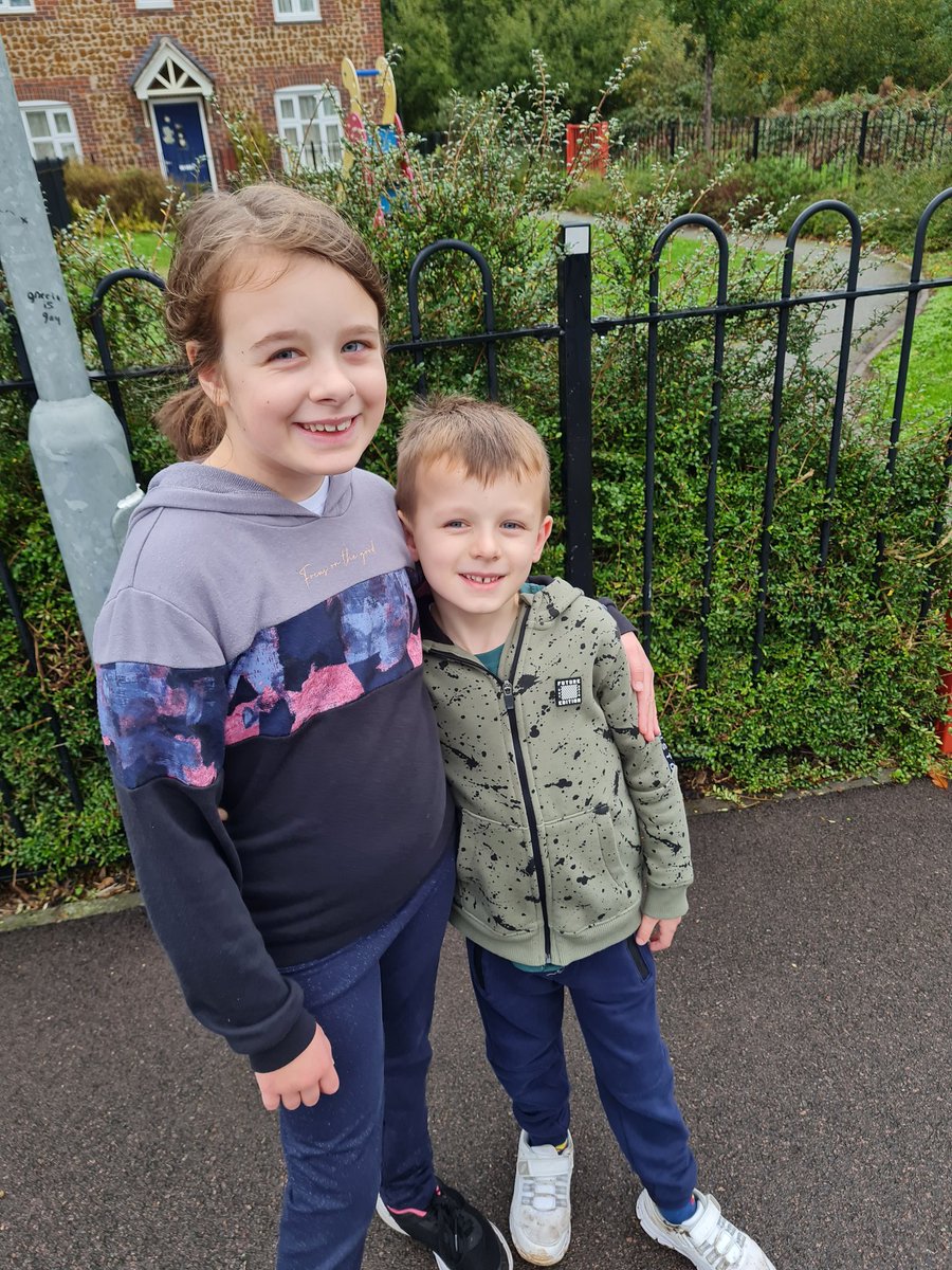 Stephen_MJR's tweet photo. No @KLjnrparkrun 😢 but we have still gone out trying to smash #couch25k
@HowardJuniorSch 
@KingsOak2018 https://t.co/u8N58Q8VET