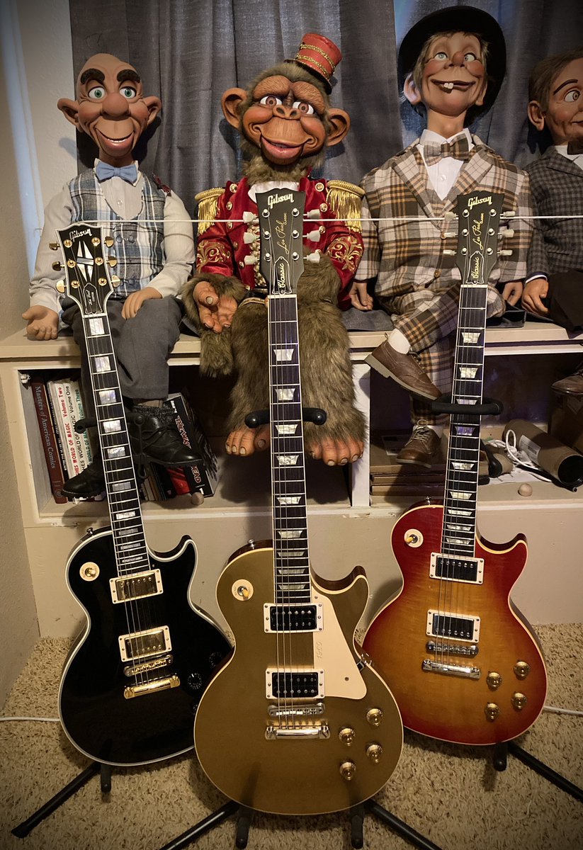 ChanceWolf13's tweet photo. My 3 Amigos! All three in Mint to Near Mint condition.
2009 Custom Shop LP Custom
1996 Gibson LP Classic Goldtop
1995 Gibson LP Classic Sunburst
Not purchased to collect!
All are PLAYED and loved daily! https://t.co/ZiNhOIpXzV