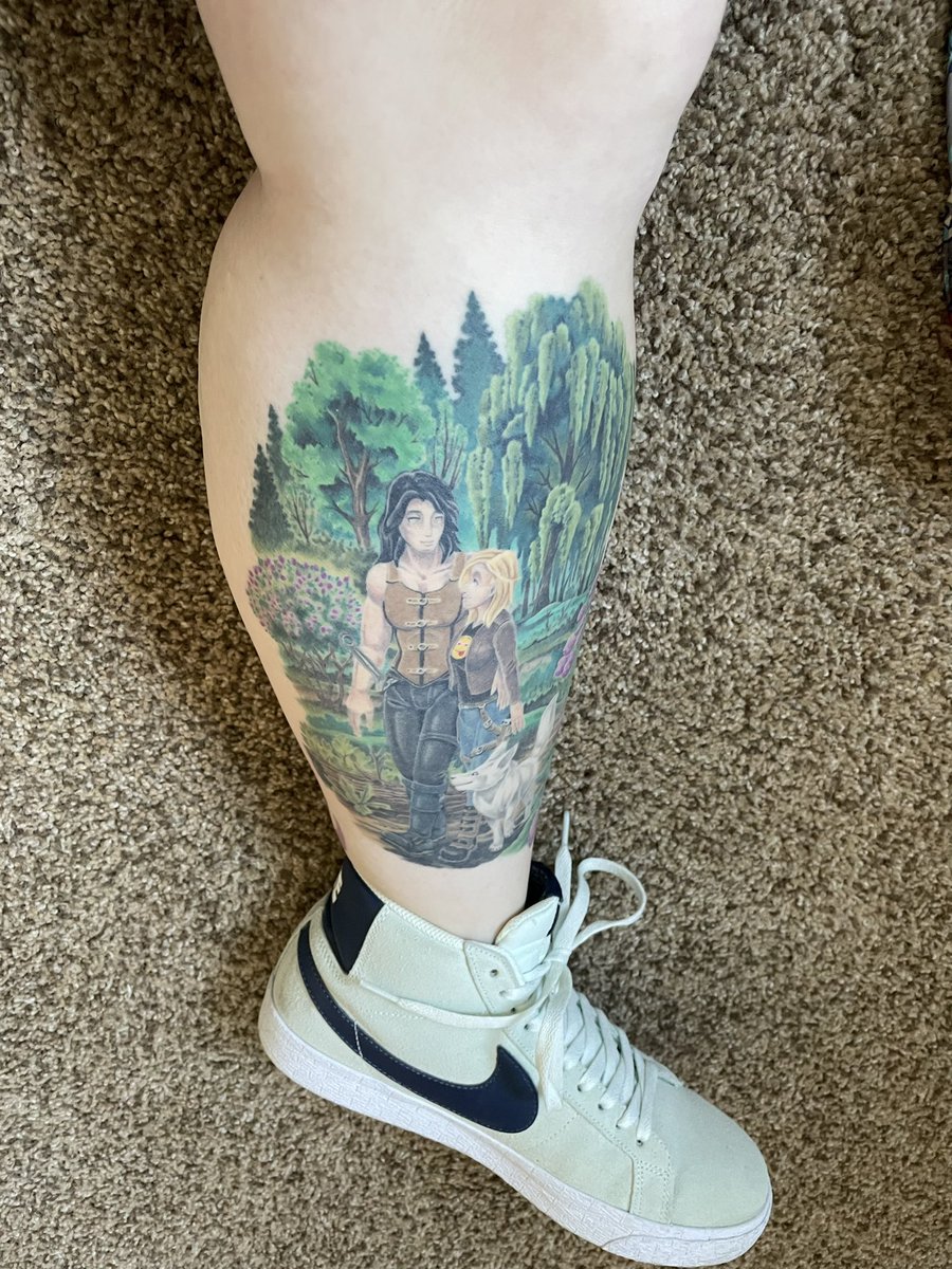 DaniBoBani07's tweet photo. It’s pretty awesome when it takes your Aunt almost an hour to realize that you are wearing shorts and not pants…#tattooart #tattooedwoman #Tattoo https://t.co/XLPVKj7Ui2
