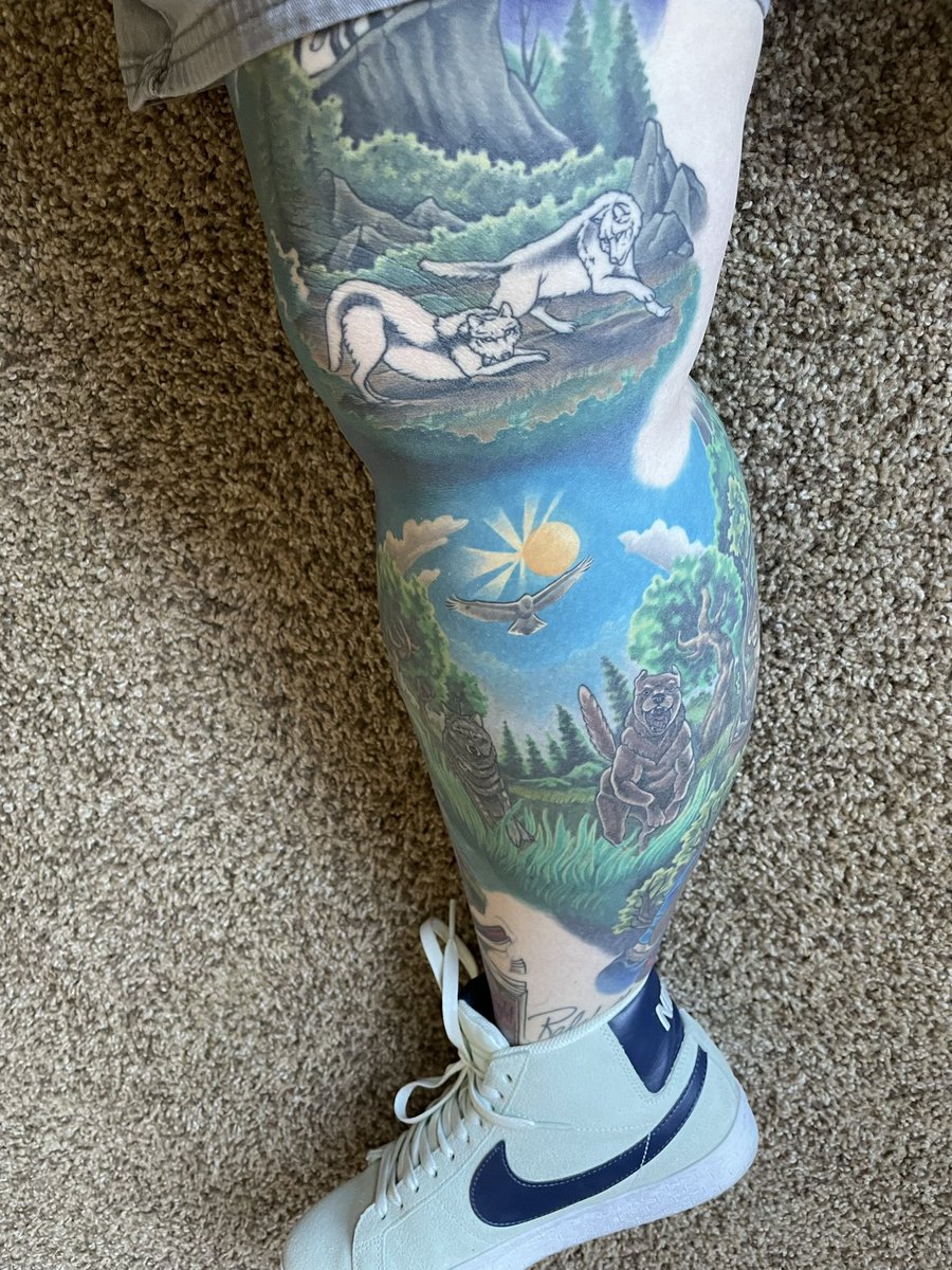 DaniBoBani07's tweet photo. It’s pretty awesome when it takes your Aunt almost an hour to realize that you are wearing shorts and not pants…#tattooart #tattooedwoman #Tattoo https://t.co/XLPVKj7Ui2