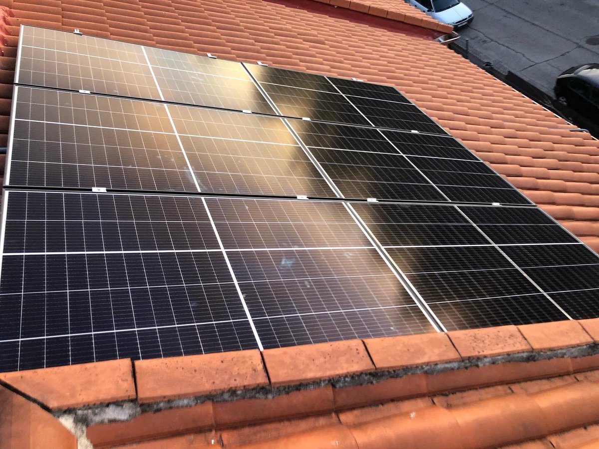 inelrec's tweet image. Instalación de 4,45Kwp. 2 string para inclinaciones diferentes Este-Oeste con Optimizadores #panelessolares #renovables #sungrow #energiaverde #energiasolar #fotovoltaica #ahorroenergético #instaladoressolares #sol #solar