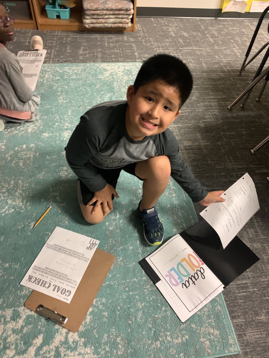 ms_campbelledu's tweet photo. On Friday we got to do a “Goal Check” where we checked in and reflected on our progress! So many good things happening for these future goal crushers! #robertsonubuntu #goalsetting @WhitneySBriggs @JodiJordan_JJ https://t.co/vpPW9AQfJJ