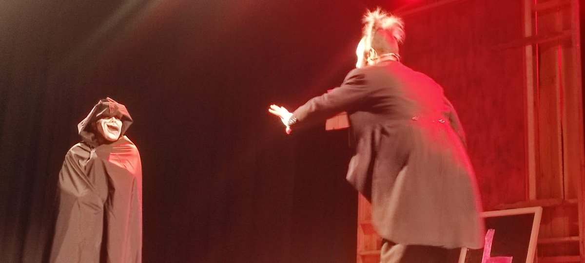 L’alumnat del cicle mitjà va anar al <a href="/JT_Regina/">Jove Teatre Regina</a>  a gaudir de l’espectacle El misteri del teatre Regina.
<a href="/beteve/">betevé</a> va gravar a part de l'alumnat i van sortir al  #catakrac
blocs.xtec.cat/lasedeta/2022/…