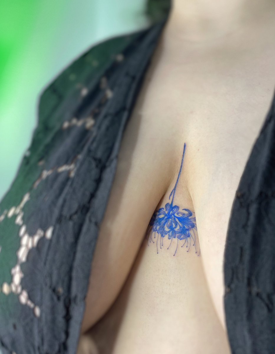 peony_tattoo's tweet photo. Salut Twitter !

Je suis tatoueuse sur Paris dans le 11ème et je galère un peu à faire connaître mon travail 
Je fais des projets perso dans mon style et des flashs (en couleur ou non)

Si t’aimes mon taff un RT est plus qu’apprécié 🫶🏻

Mon insta : https://t.co/jl0sSNV9zm https://t.co/1PJSa38dBc