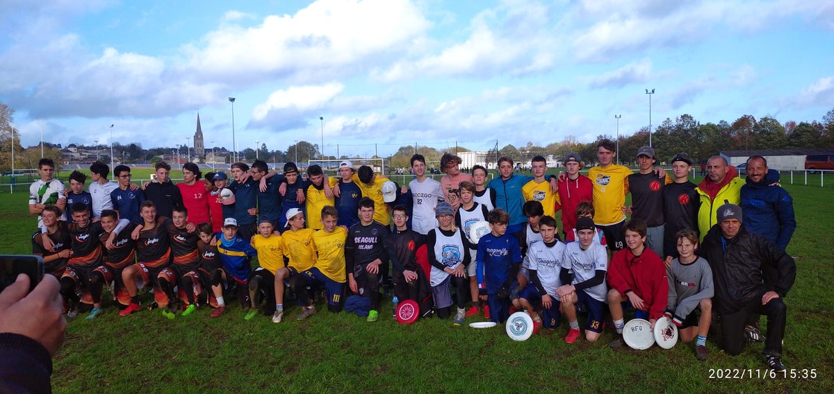Aujourd'hui c'était les sélections équipes🥏 de France u17/20 filles et garçons à Fontenay le Comte !

Matin 🌧️ 
Aprés- midi🌪️⛅
On attend les résultats 🤞 mais le principal était de jouer avec plein d'autres joueurs à un très bon niveau.

#EDF #begles #ultimate