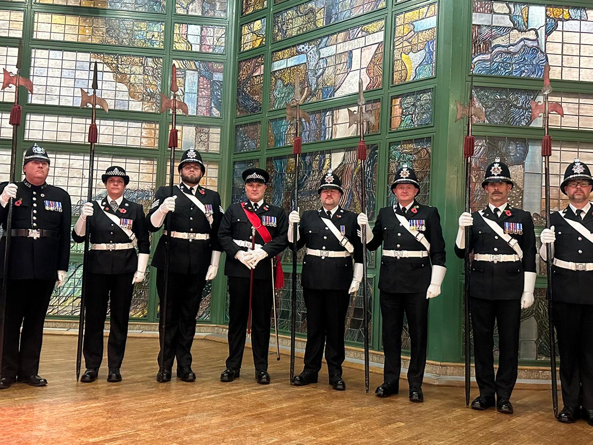THalberdiers's tweet photo. The team had the honour of taking part in this years festival of rememberance at St David's hall in Cardiff last night.
This ceremony will be now attended every year https://t.co/NqeKFQnLUC