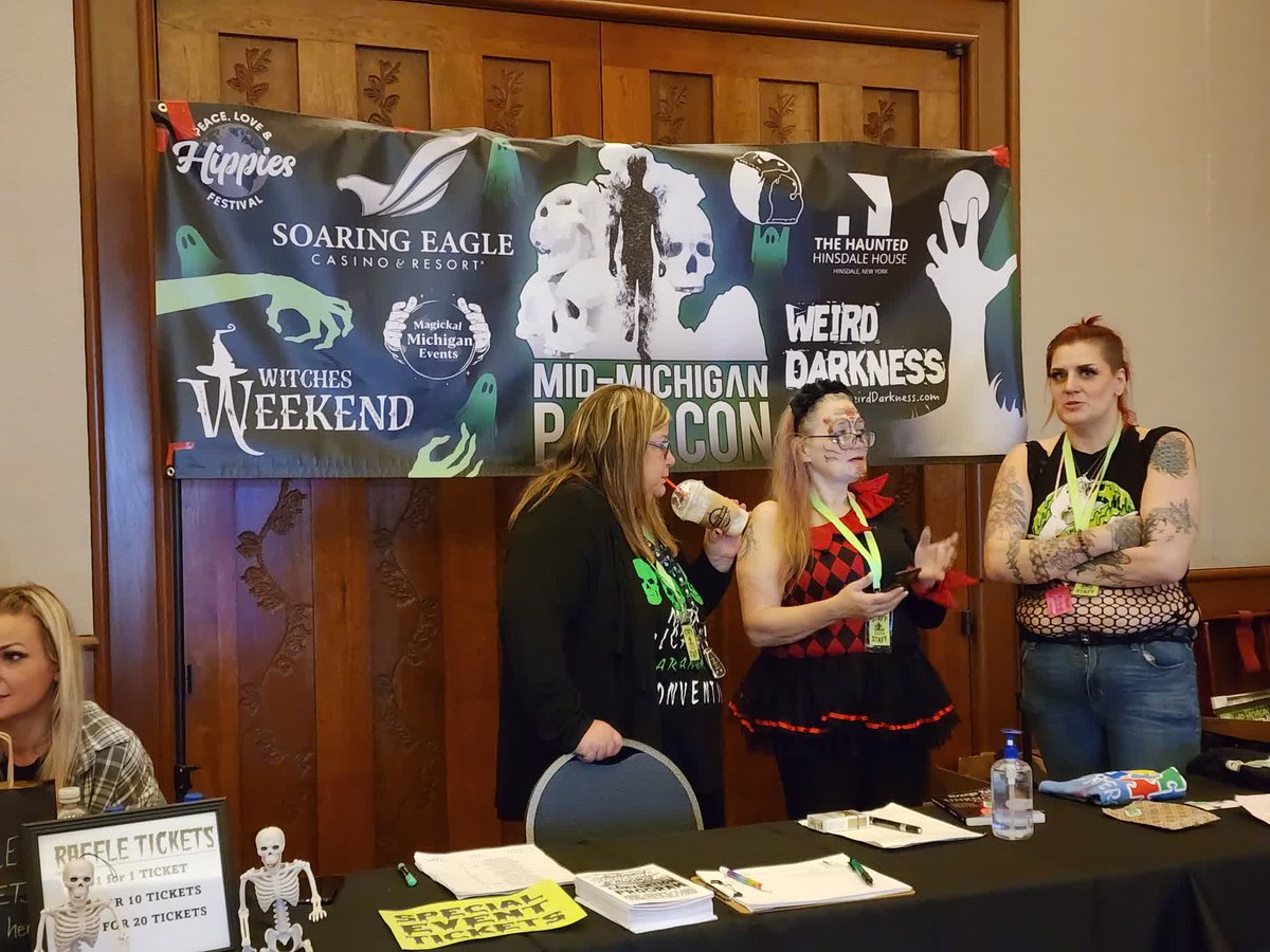 WeirdDarkness's tweet photo. 2 hours left to come out to #MidMichiganParaCon! Look.... I made it onto the banner out front! Whoo hoo!! https://t.co/3Fxm4OVWig