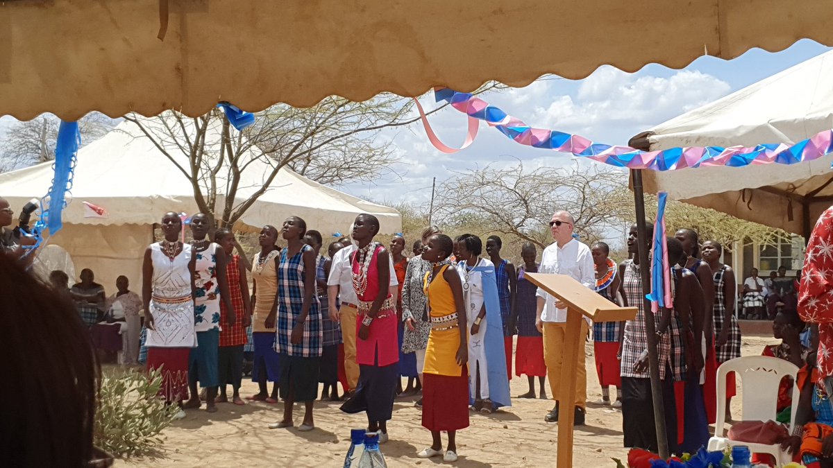 2/3
The block with dormitory,  ablution , laundry and matron room was funded by Dr Lutz - president of Rotary Club of Bingen Am Rheim,  Ms Lutz and supported by Rotary Club of Ongata Rongai.
