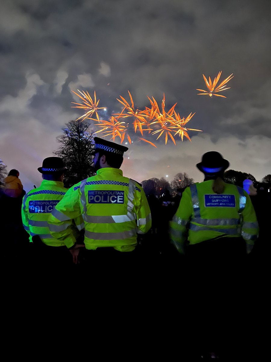 Yesterday the team attended Carshalton Park for the fireworks a great evening for all! thank you all for making  it a safe and pleasant evening, just a shame about the weather.