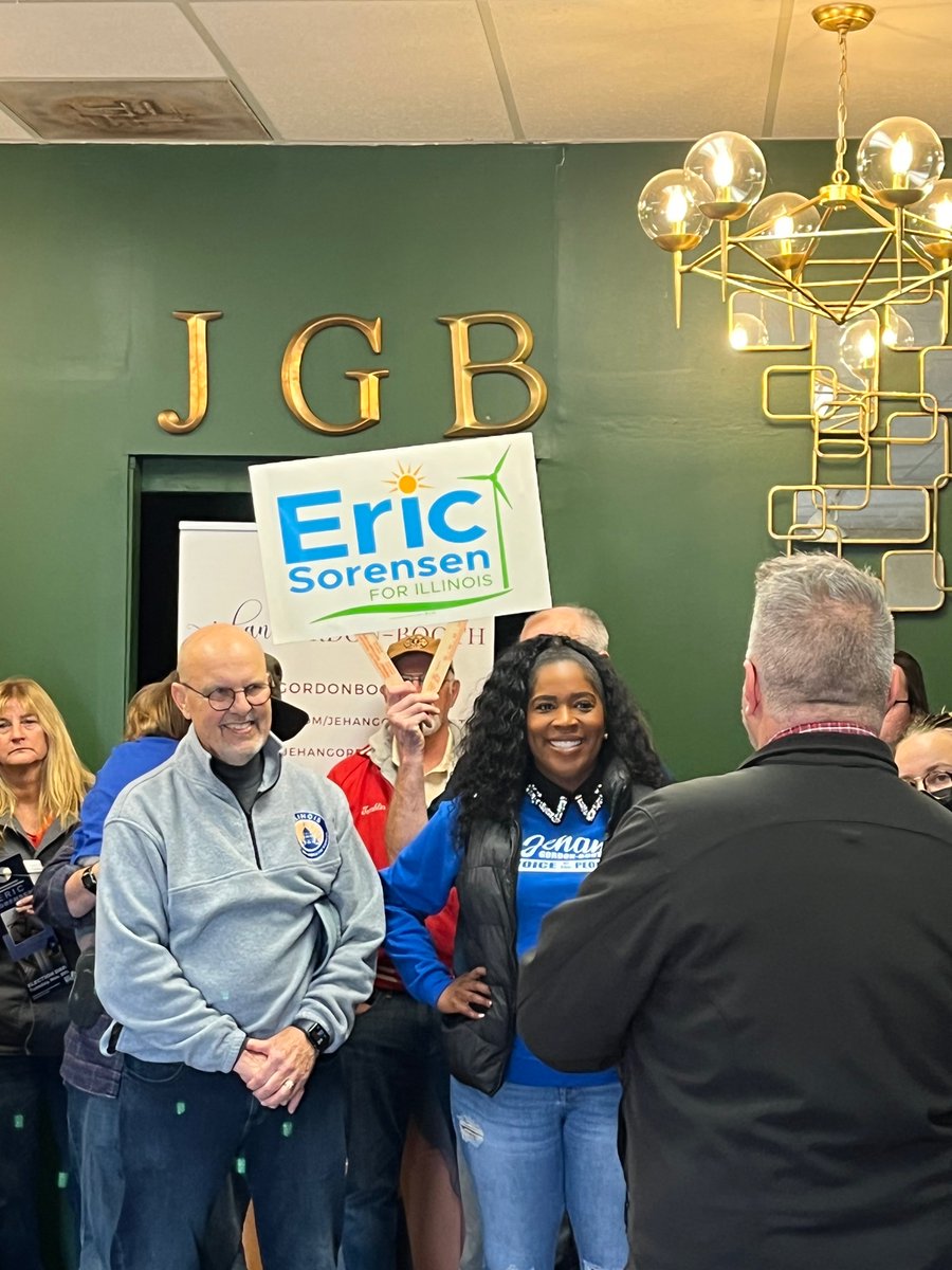 PeoriaDems's tweet photo. An absolutely fabulous turnout for day 2 of the #getoutthevote walk today w/ Jehan Gordon-Booth, Eric Sorensen, and Sen. Dave Koehler!
Thankyou so much to everyone who participated!
#voteblue #bluein2022 #democractsdeliver #roeyourvote #roeroeroeyourvote #yourvotematters https://t.co/fDEOtfTzVy