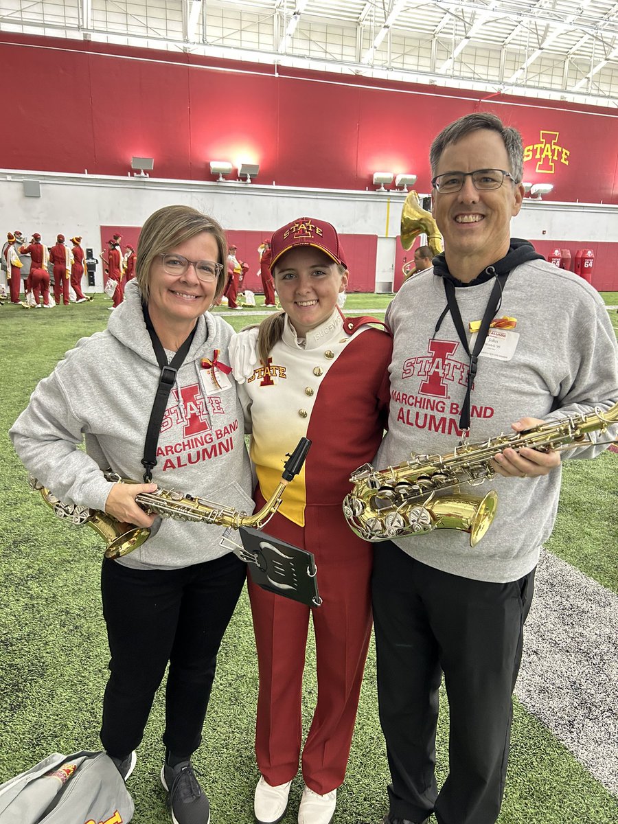 jk4cyclones's tweet photo. @ISUsaxophones @ISUAlumniBand Always a fun game! https://t.co/1amYOFuHRe