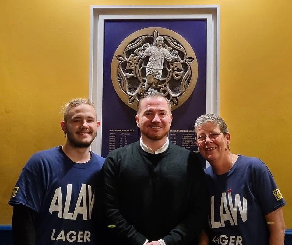 Great to see Ross McCormack calling in tonight for a cheeky pint 🍺🦚