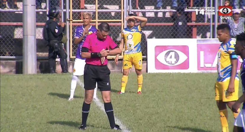 DC4TCS's tweet photo. ⚽️🗣 Comenzó el partido en el Tierra de Fuego 🏟🔥

🔥Jocoro FC. 🆚 CD. Platense 🐓 

#LMFSemifinales⚽️🇸🇻 #Apertura2022🏆

🛑 En vivo por @Canal4TCS 📺 y TCSGo 📲 https://t.co/UZcI3h09OQ