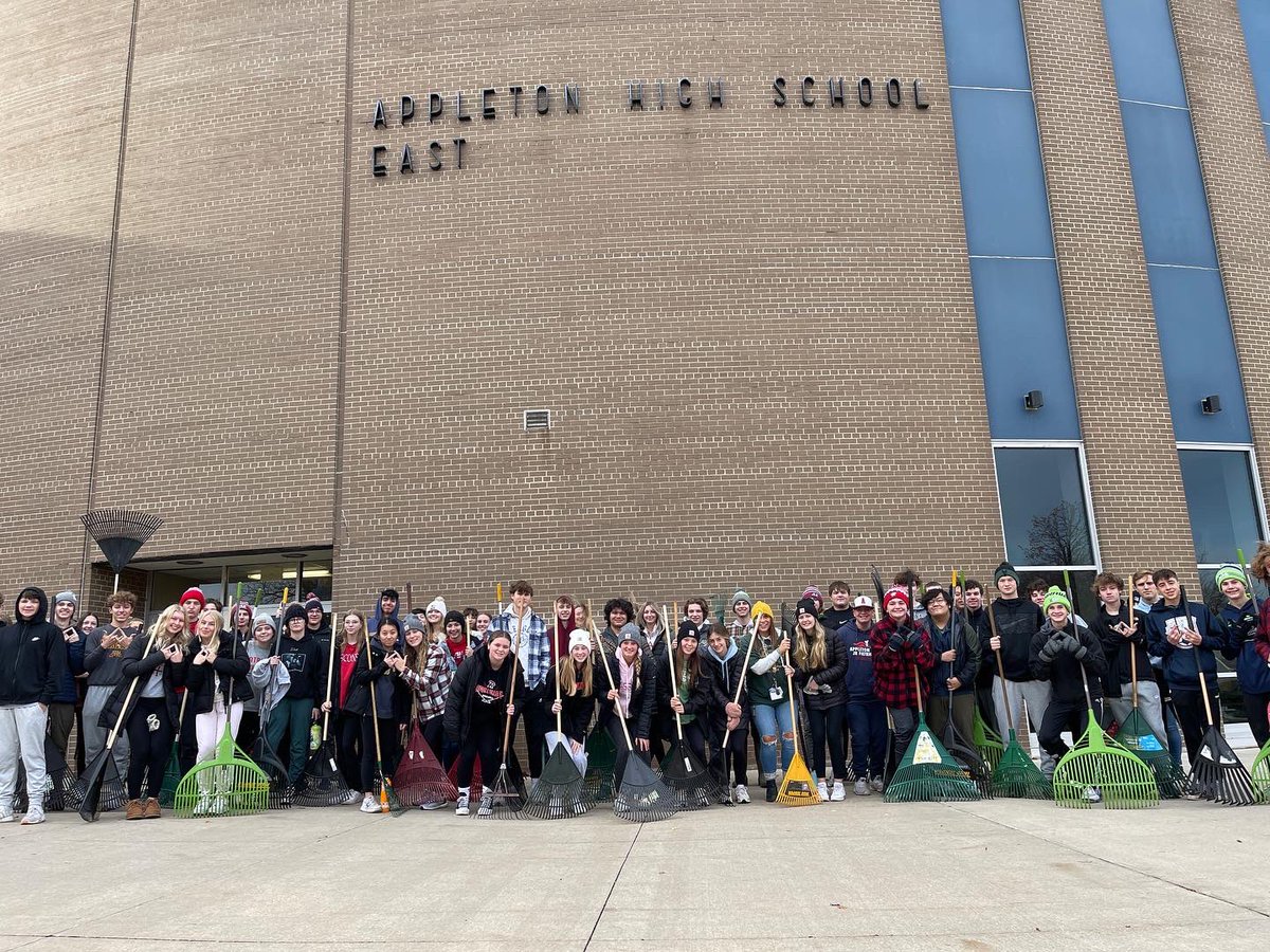 AEastDECA's tweet photo. A huge shoutout to all our East students that volunteered to rake today for our annual Fall Yard Clean Up! We had over 80 students, 2 school buses, and 30+ yards! Way to go, Patriots! 🔷🍁🇺🇸 https://t.co/D5KnX3v2qW