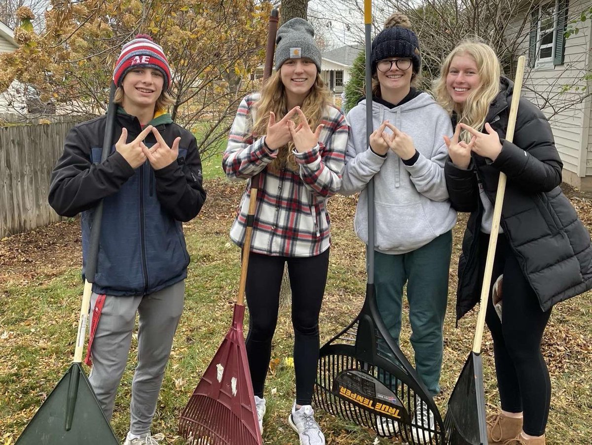 AEastDECA's tweet photo. A huge shoutout to all our East students that volunteered to rake today for our annual Fall Yard Clean Up! We had over 80 students, 2 school buses, and 30+ yards! Way to go, Patriots! 🔷🍁🇺🇸 https://t.co/D5KnX3v2qW