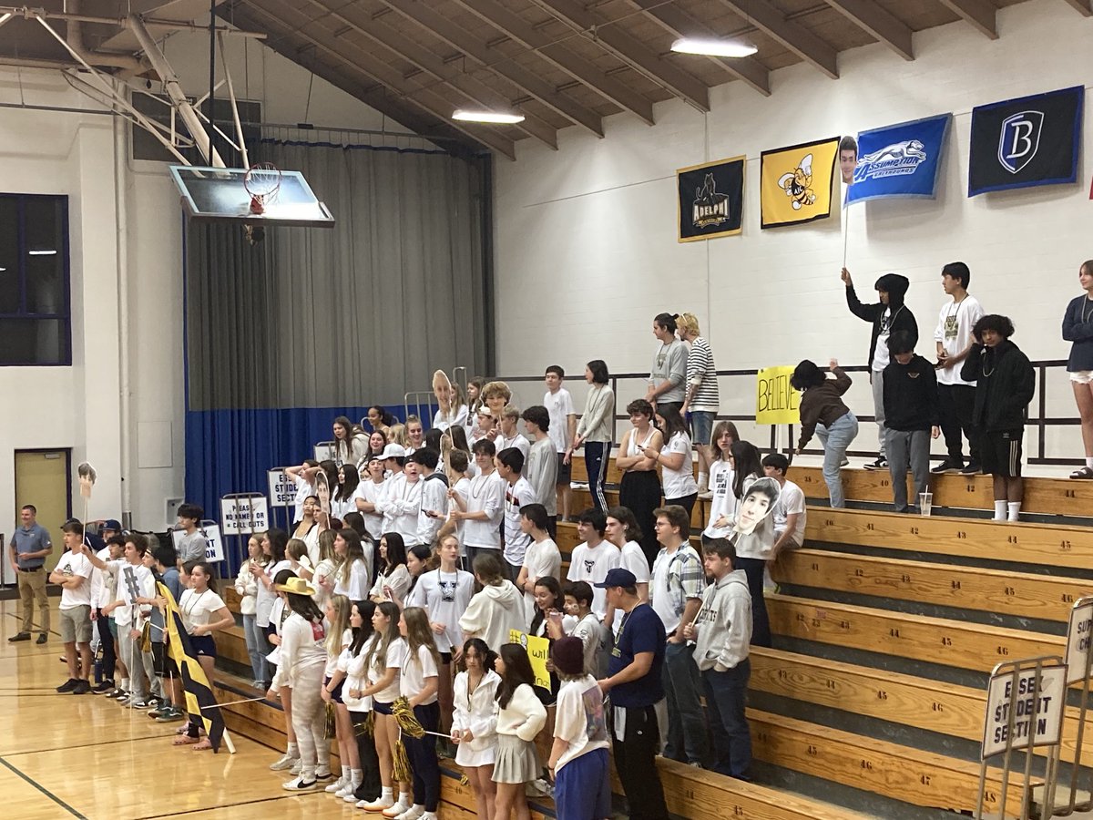 dsvannostrand's tweet photo. Here we go!! @HornetsEhs @EHS_VT @EssexWestford #hornetpride https://t.co/A1IIp3Wvuy