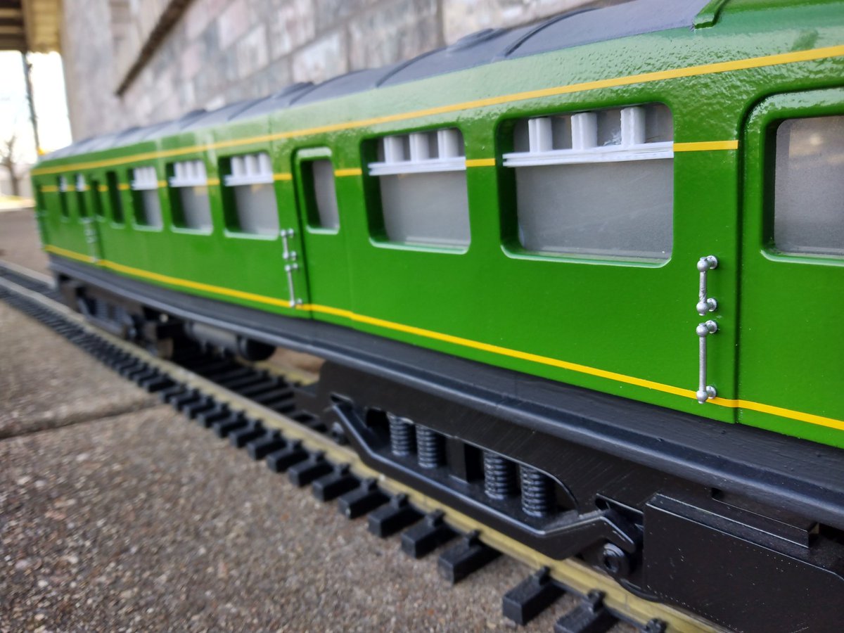 G gauge Daisy is done! It's been a long project and I couldn't of done it with all the help from everyone. <a href="/jamostrainos/">rosie 🏳️‍⚧️</a> for designing and printing her. <a href="/SkarloeyBoi/">Arlo</a> for designing her handrails. <a href="/TomTeeLegend/">Tom (RESIN PRINT COMMS OPEN, DM)</a> for printing them. And <a href="/HKPorterBEDT/">Isaiah 🚂💙</a>  for her face. Video on YouTube.