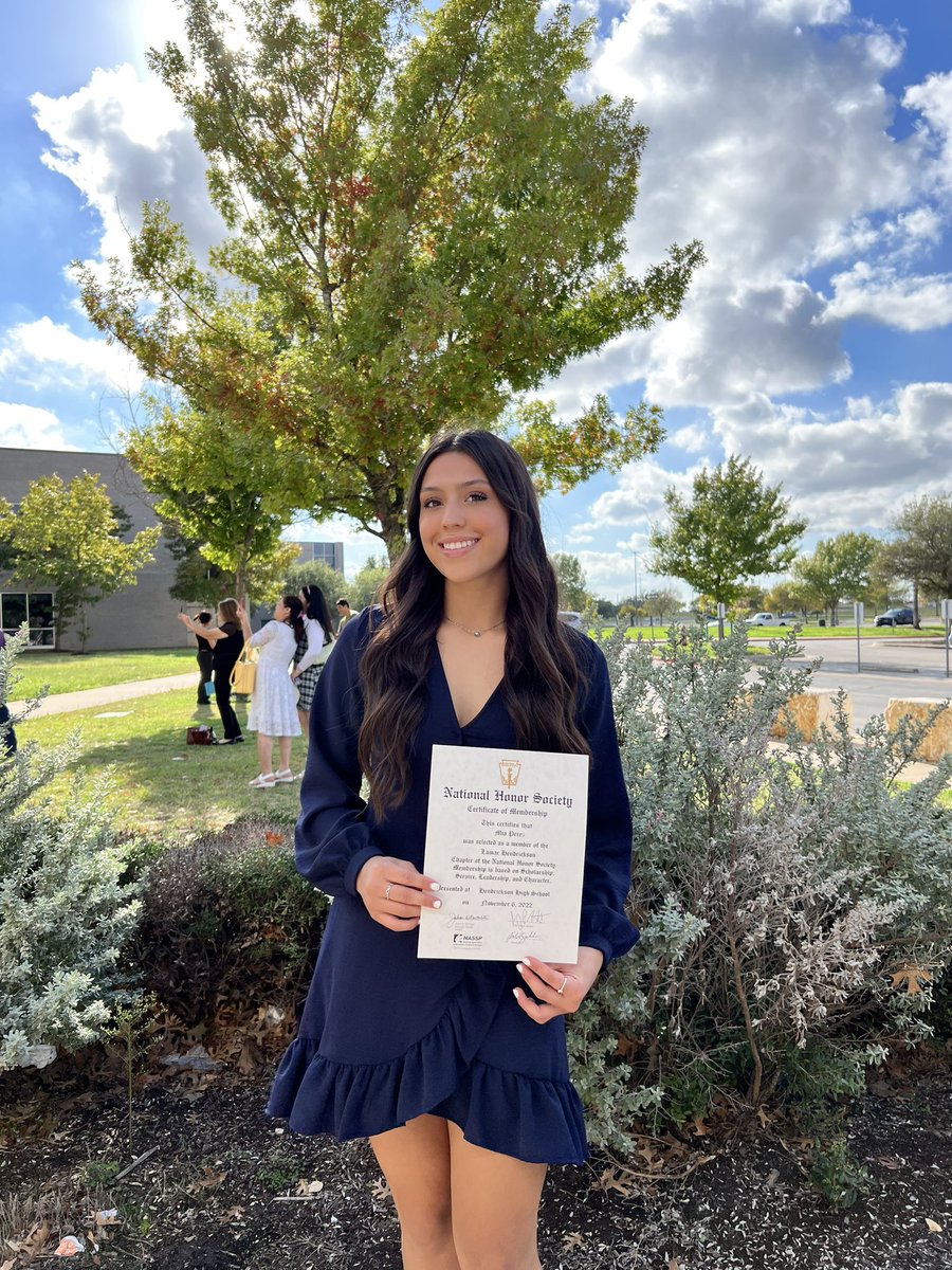 Mia Perez tweet media