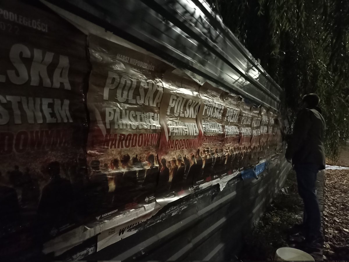 R_Bartman's tweet photo. Na ulicach Szczecina pojawiły się plakaty tegorocznego Marszu Niepodległości 🇵🇱🇵🇱🇵🇱
#PolskaPaństwemNarodowym
#MN2022 https://t.co/WaOSyt75MY