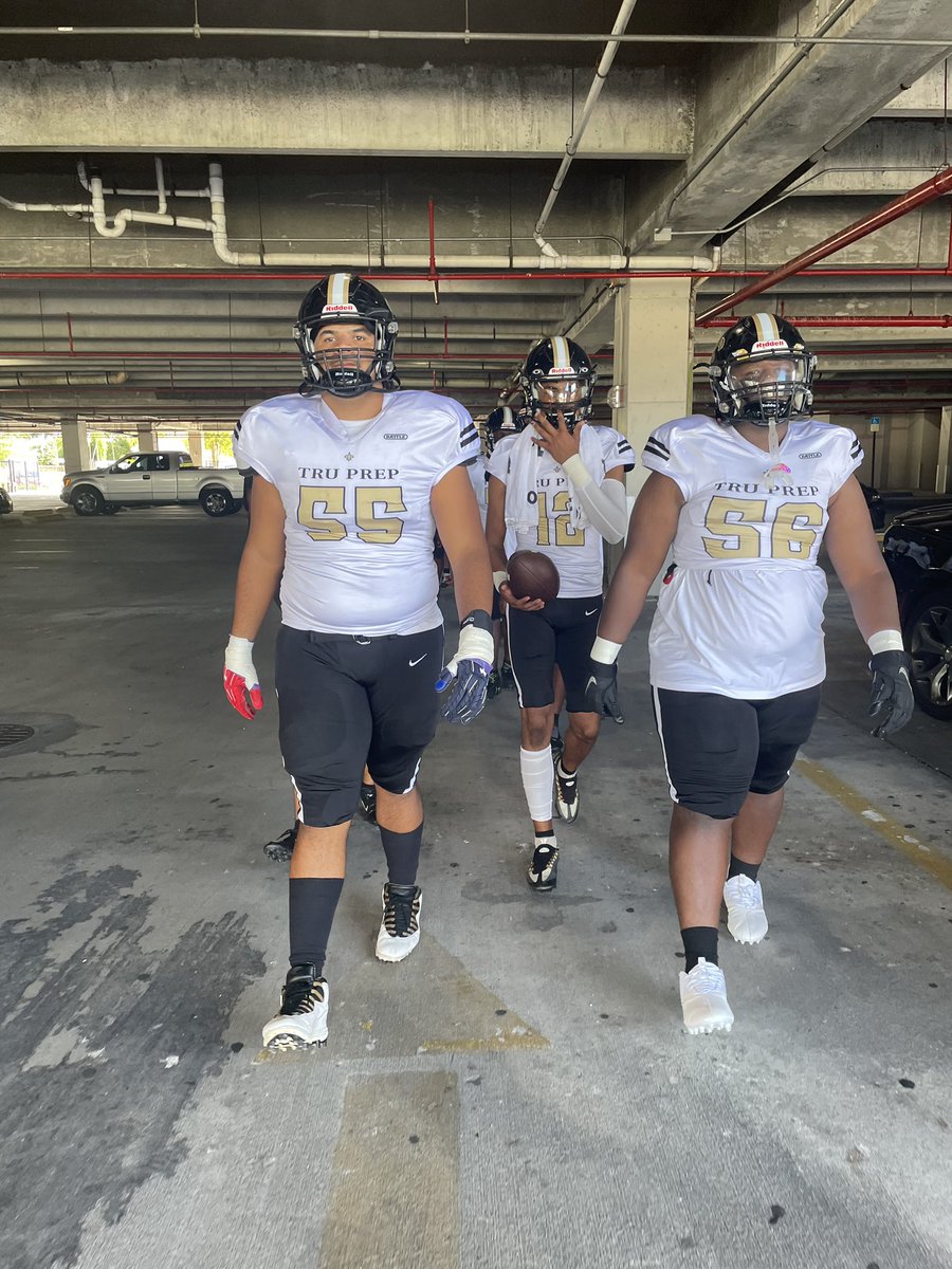 Last Szn🦾
hudl.com/v/2JTnSG
#oline #trenches #LLCblack