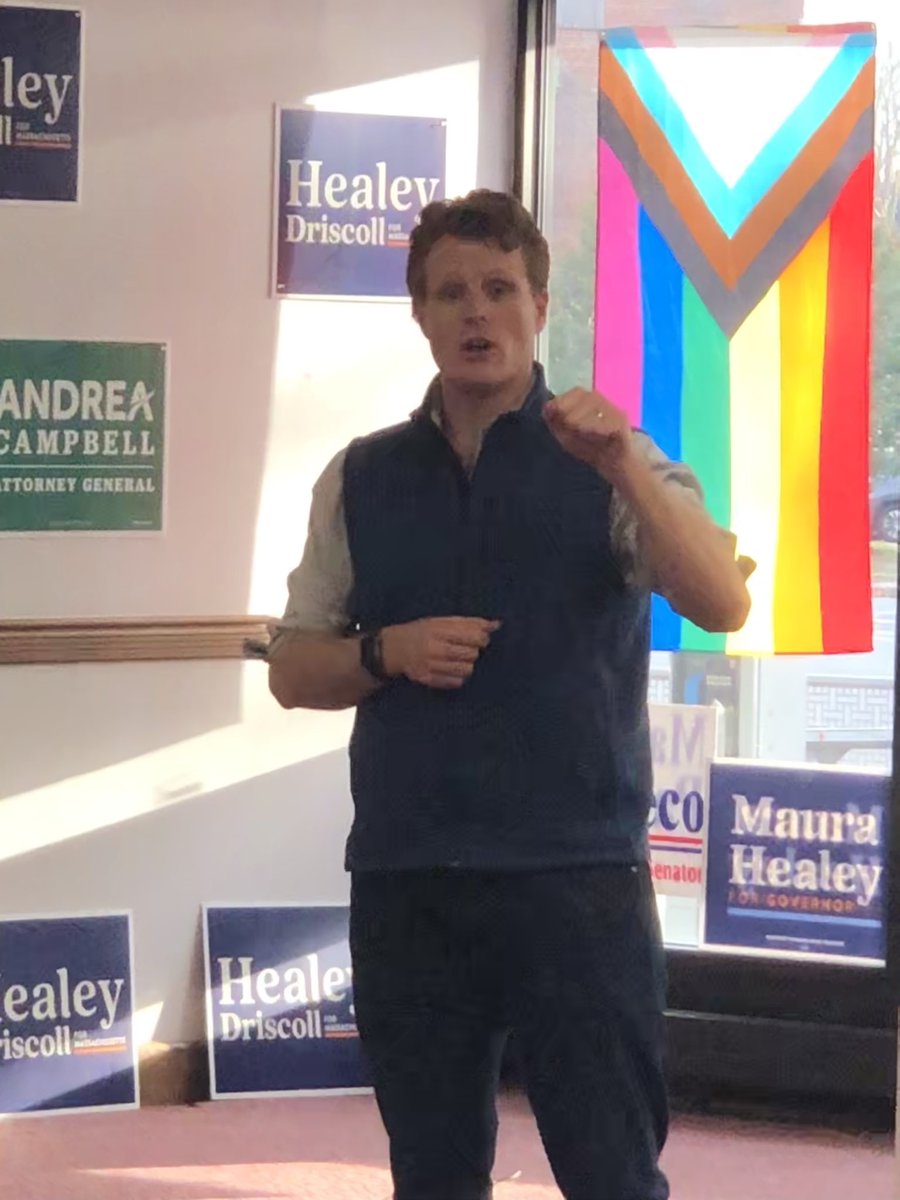 jessemermell's tweet image. Hitting the doors with friends in #Taunton to elect @maura_healey and @MayorDriscoll - and to make sure @repcaroldoherty gets re-elected! #mapoli