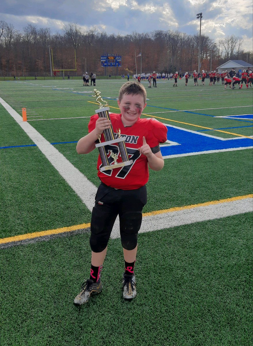 Mindysullivan44's tweet photo. Champions!! These boys had an undefeated season!#Hiltonjrcadets #proudfootballmom https://t.co/SkRvRW32Z4