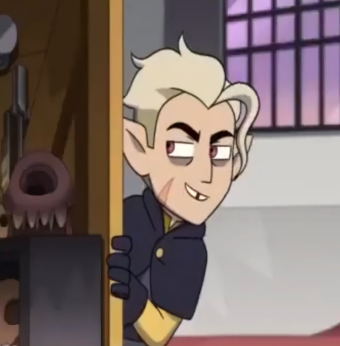 TraumatizedBirb's tweet image. // Heh