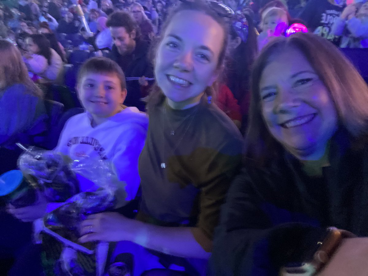 SueCaddy1's tweet photo. #jurassicworldlivetour https://t.co/BMhlFafsVB