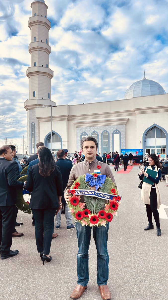 Khan_Nauman's tweet photo. Joined heroes past and present in #Brampton to hear from Indigenous elders &amp; our veterans and lay a wreath. Thank you @AMJBramptonEast @BramptonMasjid for including @sheridancollege in Muslims for Remembrance ceremony. #LestWeForget https://t.co/tGCdCQf5Si