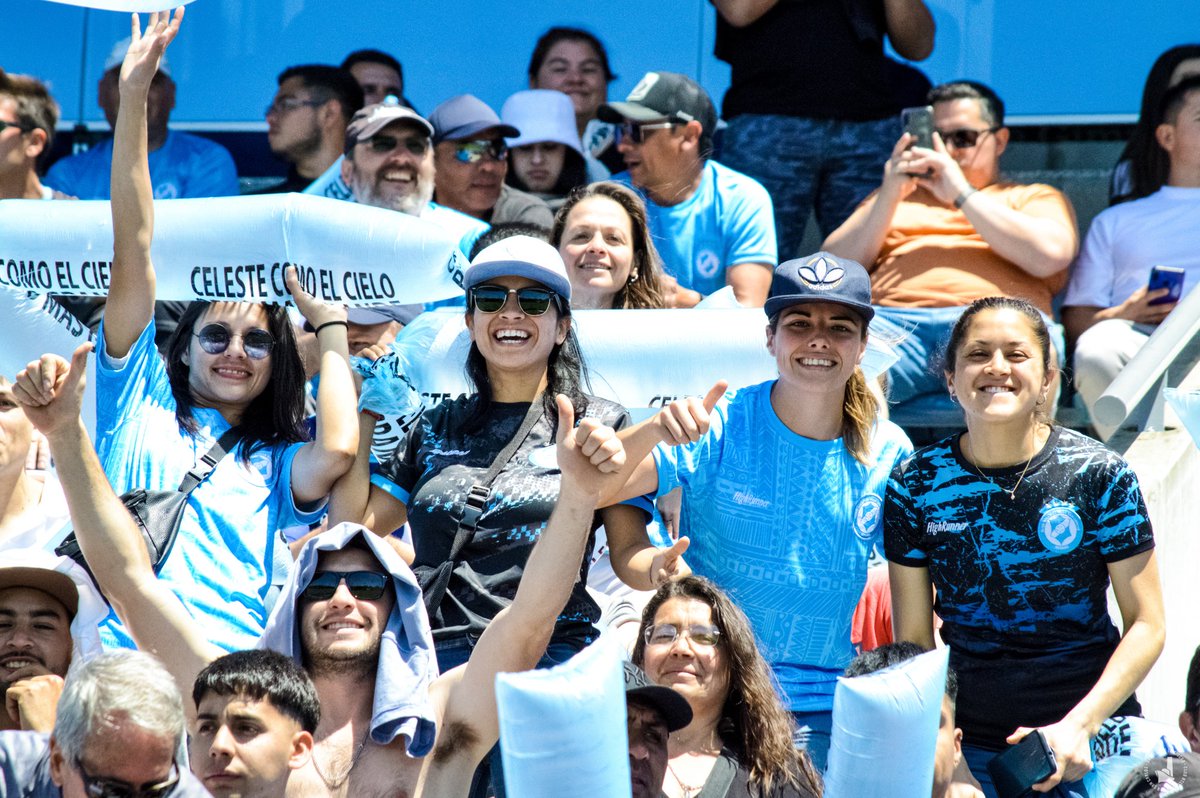 VSCFem's tweet image. 🇧🇼⚽ En las buenas y en las malas mucho más. Estamos orgullosas de nuestros compañeros del fútbol masculino.

➡ Siempre de este lado de la vida 💙

#SomosVillaSanCarlos 
#VSCFem