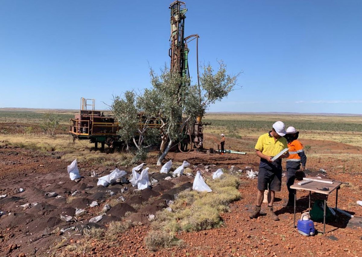 Accelerate_Ax8's tweet photo. Successful Phase 2 drilling completed at Area 42, Woodie Woodie North Manganese Project, WA confirms continuity of high-grade surface #manganese and discovery of deeper zones: 📃https://t.co/tnwYyLEGB1 $AX8

Phase 3 drilling will target ongoing Resource drilling at Area 42. https://t.co/kikDEuRdAT