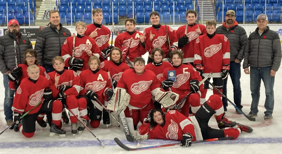 HockeyWeyburn's tweet photo. The U15 Prairie Sky Co-op Wings are A side winners at Melville Tournament 
They beat out Melville 6-0 and Hague 7-2 to make it to the A final against Prairie Storm winning 5-3
Great weekend Wings! https://t.co/PUEbrg0cMJ