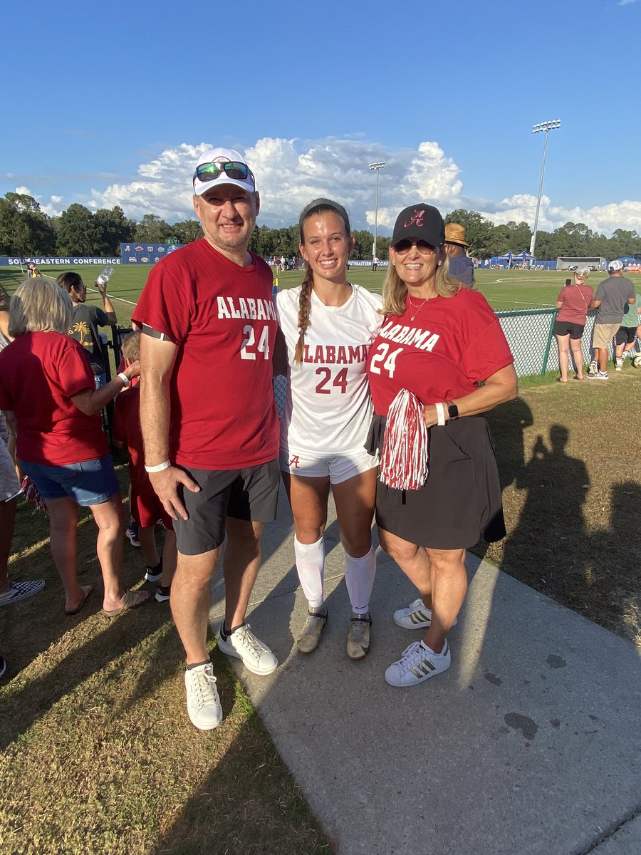 Not the final result we hoped for, but man was it great to see our girl on the pitch! We love you @SydneyJapic! @hjapic #RollTide #24 ♥️🤍🐘