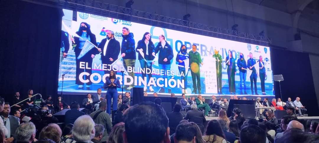 RomanCastroE's tweet photo. Asistí al #PrimerInforme de Gobierno de la @AlcaldiaAO @lialimon reconozco su trabajo con los vecinos.
#TuAliada
#Resultados
#SiHayDeOtra
¡Muchas felicidades! https://t.co/u4dU5wZzBT