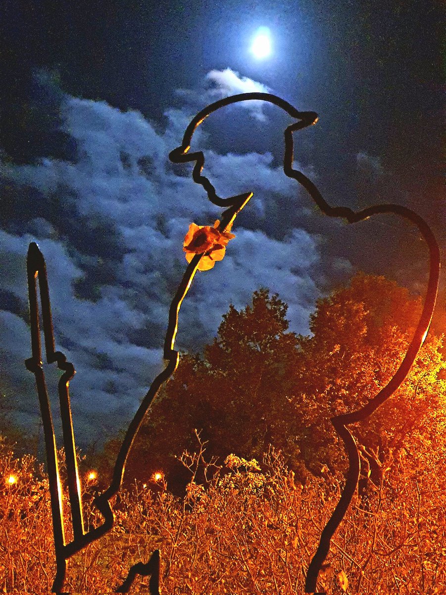 Our Detachment Tommy has deployed under a moonlight sky tonight and taken up guard at the War Memorial in his home village of Ballygowan as we observe the Remembrance period.

We Will Remember Them 🌺

<a href="/2NIACF/">2nd (NI) Battalion ACF</a> <a href="/RFCANI/">RFCA NI</a> <a href="/ArmyCadetsUK/">Army Cadets UK</a> <a href="/irish_guards/">Irish Guards</a>