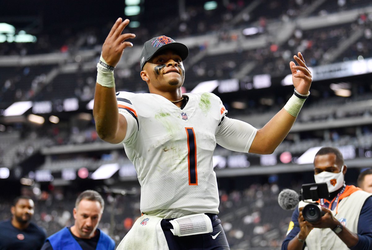 CBSSports's tweet photo. Is Justin Fields the best first-round QB from the 2021 draft class?

Trevor Lawrence
Zach Wilson
Trey Lance
Justin Fields
Mac Jones https://t.co/VKNoA7TaDr