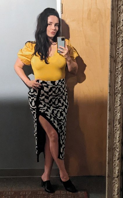 💗💗Double the Momminess💗💗 Y'all have ONE chance to get @CatGold_ and myself together: Tomorrow, Mon 11/7<a href="/tag/sploshing"class="tags"><span>#sploshing</span></a><a href="/tag/wetandmessy"class="tags"><span>#wetandmessy</span></a>