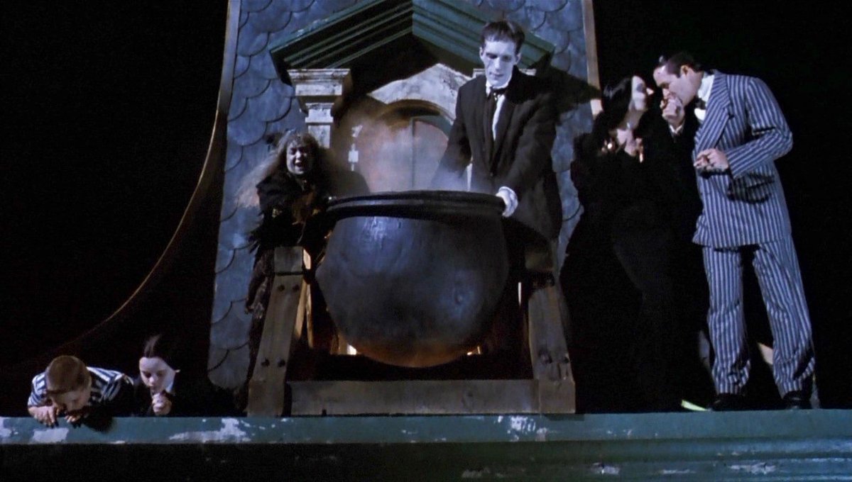 EugWSerra's tweet photo. On November 22, 1991, The Addams Family was released! #TheAddamsFamily #AnjelicaHuston #RaulJulia #ChristopherLloyd #ChristinaRicci
#JimmyWorkman #JudithMalina #CarelStruycken #JohnFranklin #ChristopherHart #ElizabethWilson #PaulBenedict #DanHedaya #MercedesMcNab https://t.co/jfCIKkQ6gk