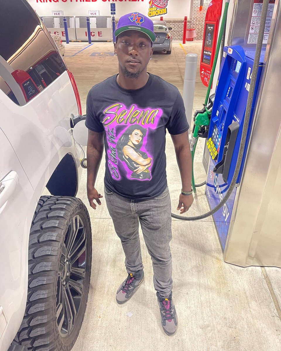 DashawnGeorge's tweet photo. How You Gone Get It Just Send Me Da Addy My 🥷’s Ah Ship It #gsuhomecoming 🐶 https://t.co/Bh3w6mDzKG