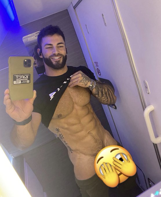 Cum see for yourself 😏  https://t.co/ucs4bAH6ru https://t.co/YYejewC0XE