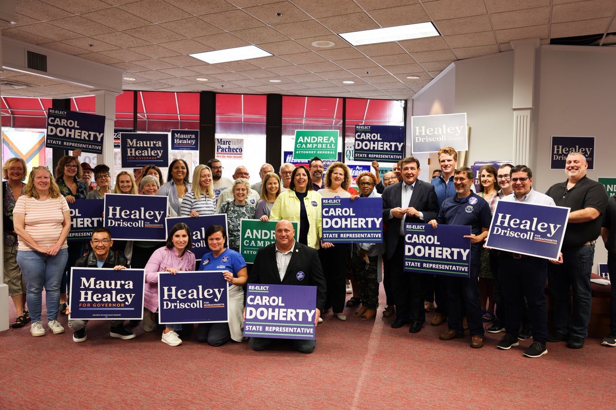 KimDriscollMA's tweet image. This is great canvassing weather, even though it’s dark at 4PM! @joekennedy rallied the troops for me &amp;amp; @maura_healey and for our friend @reelectdoherty in Taunton. Great way to close out a strong weekend - two days left until Election Day!