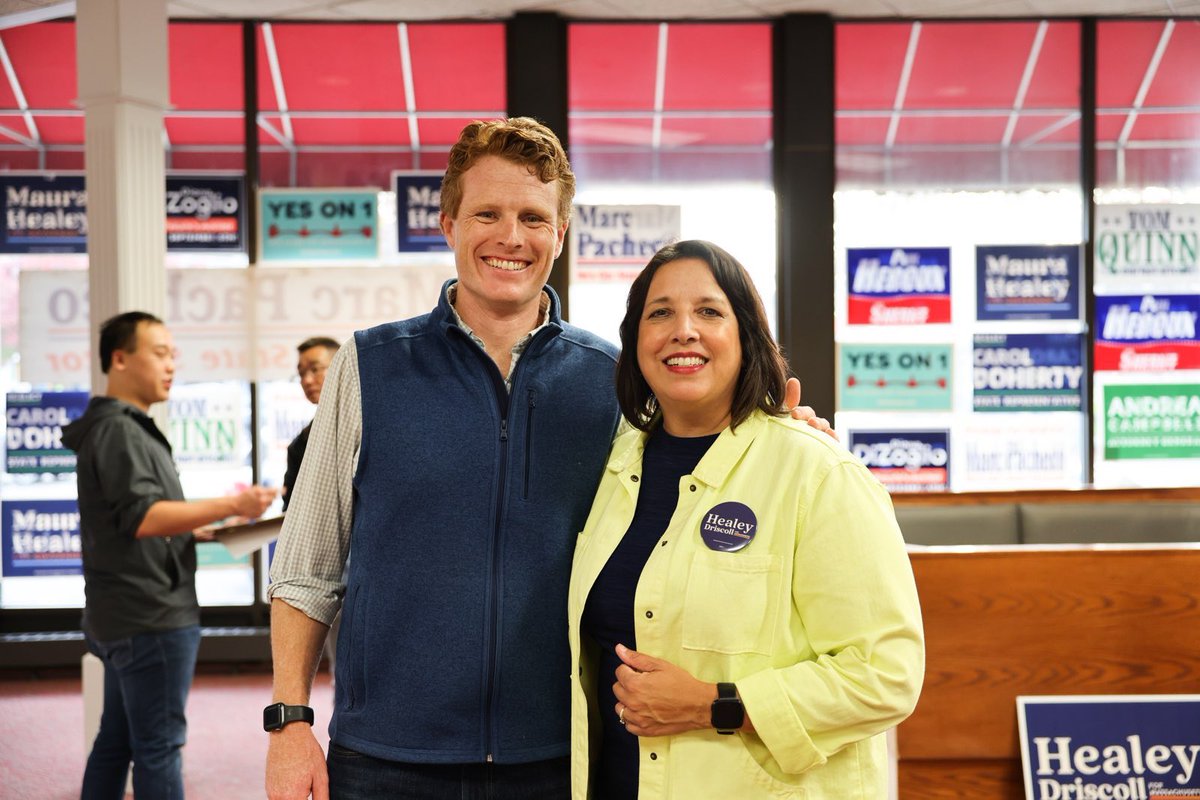 KimDriscollMA's tweet image. This is great canvassing weather, even though it’s dark at 4PM! @joekennedy rallied the troops for me &amp;amp; @maura_healey and for our friend @reelectdoherty in Taunton. Great way to close out a strong weekend - two days left until Election Day!